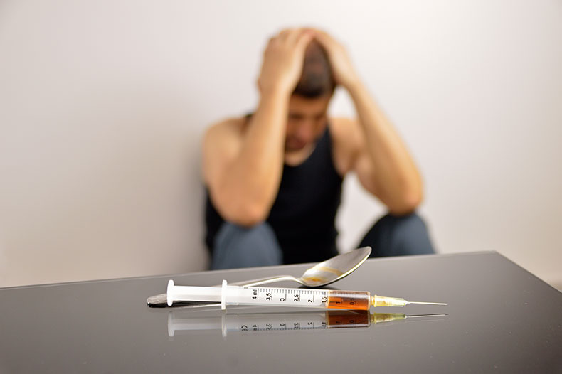 How to recognize a heroin addict How to recognize a heroin addict