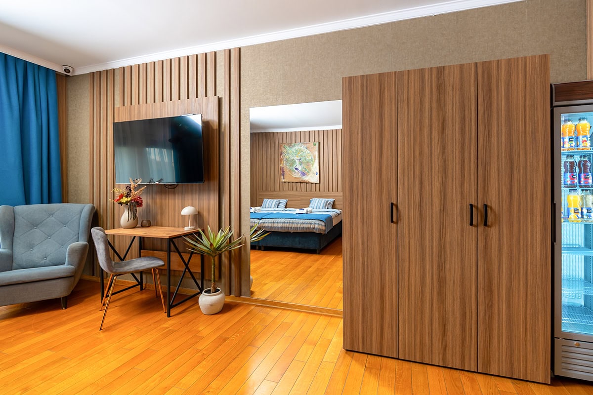 Comfortable single room for patients during addiction and mental health treatment