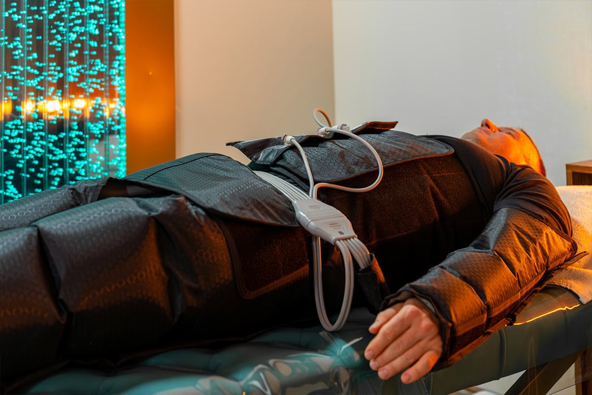 Lymphatic drainage treatment at MedTiM Hospital