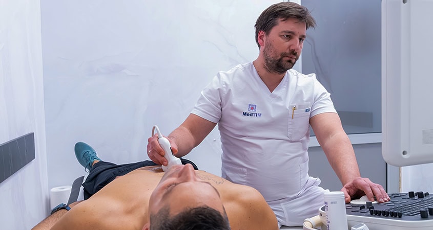 Neurometabolic Therapy with Doctor and Patient Doctor and patient during neurometabolic therapy at MedTiM Clinic