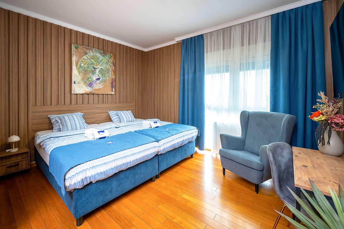 Single room at MedTiM Clinic with privacy and comfort during treatment